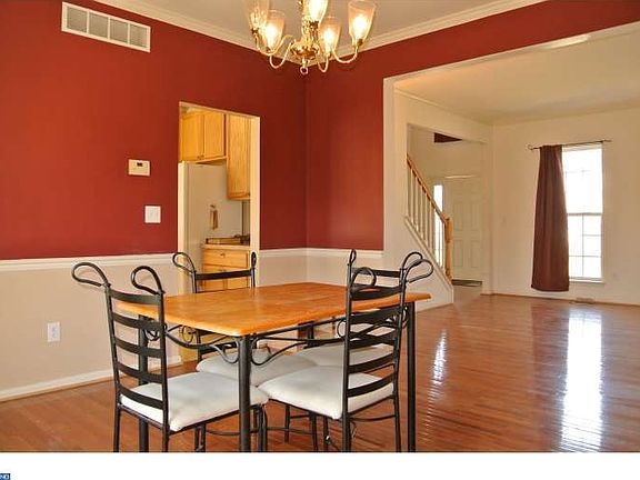 4th image of 60 Ivy Glen Ct