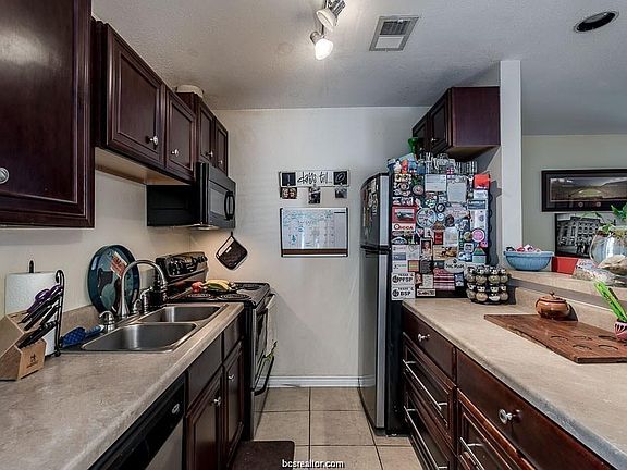 4th image of 1901 Holleman Dr #104