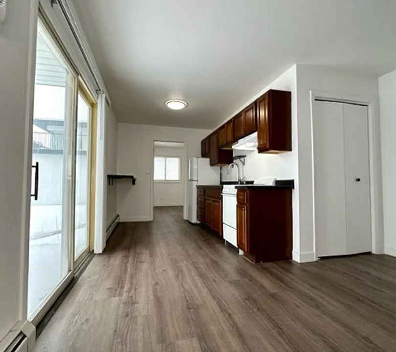 118 W Prairie St