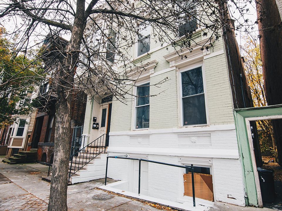 1st image of 3038 6th Ave