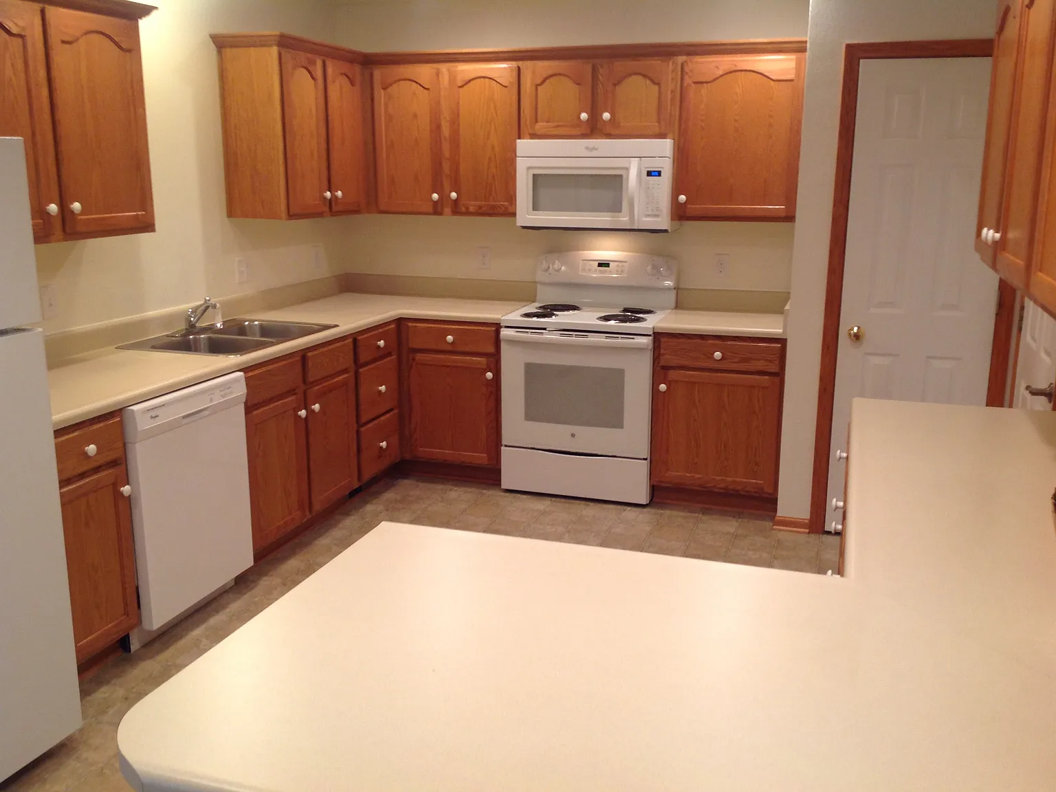 3 bed, 1970 sqft, $1,700 — Photo 3