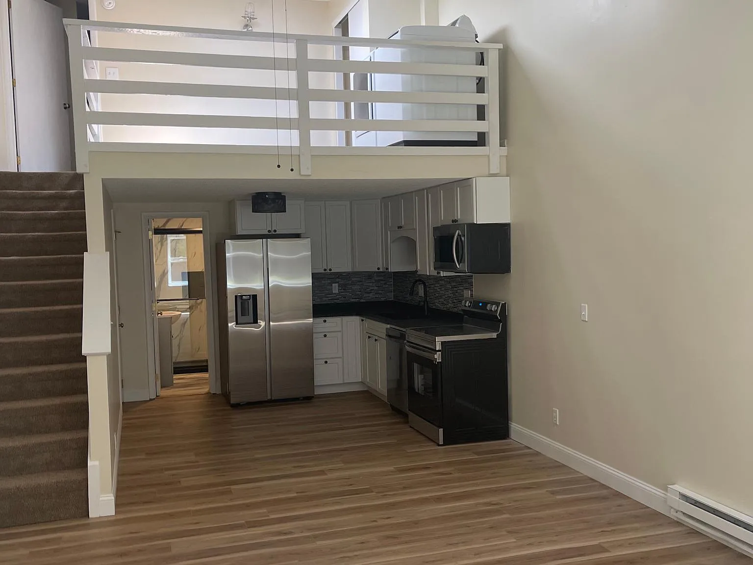 1 bed, 1000 sqft, $1,600 — Photo 2