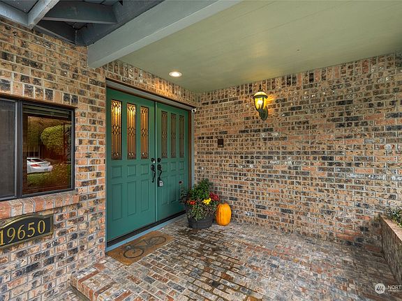 3rd image of 19650 Marine View Drive SW