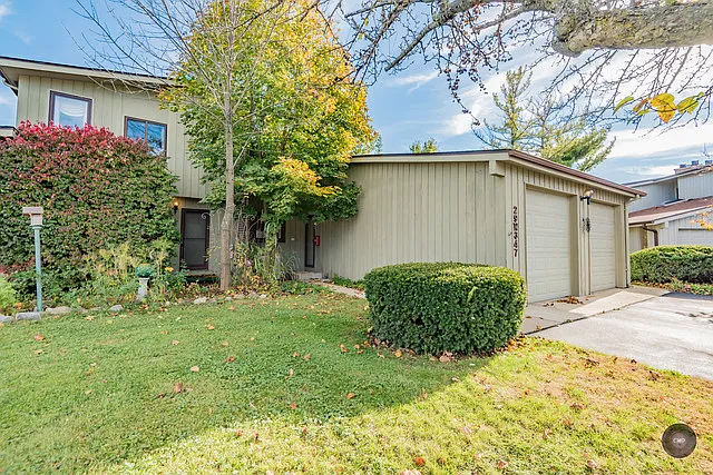 29W347 John Bardeen Dr photo 1