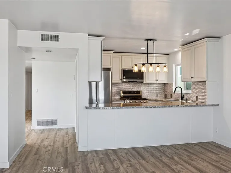 440 3rd St — Photo 3