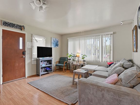 5th image of 1307 E Mission Ave