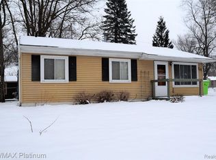 287 Glenmoor Dr, Whitmore Lake, MI 48189
