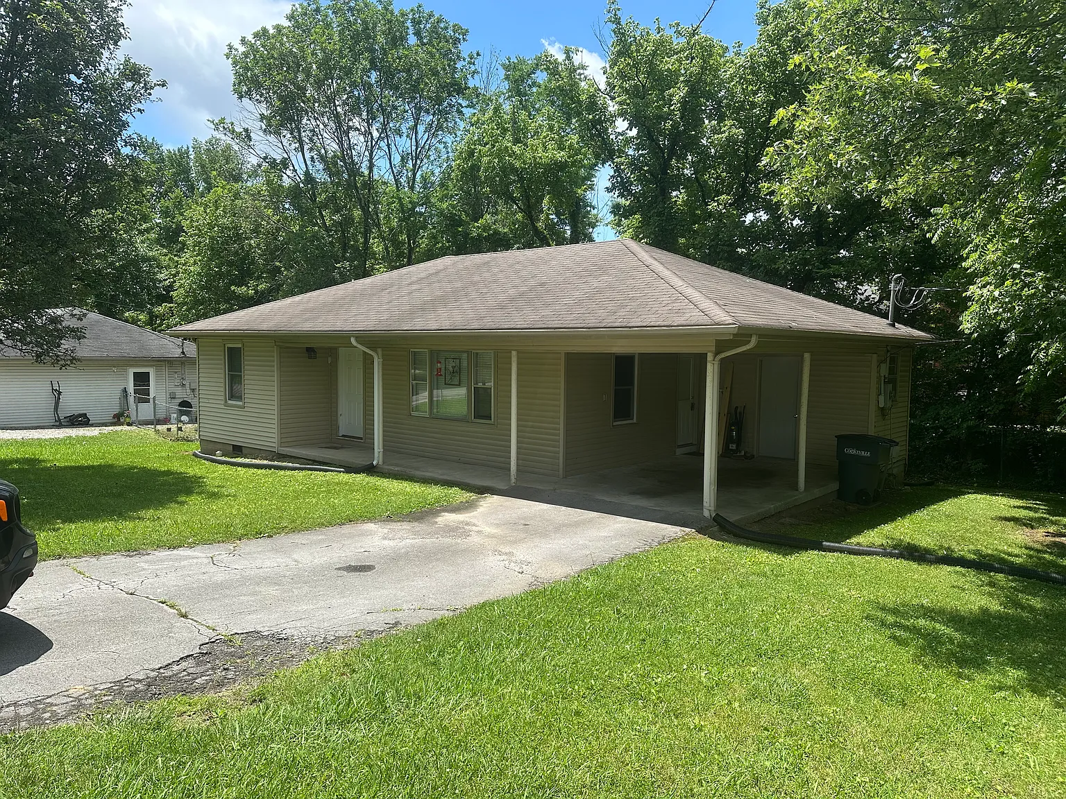 1716 N Dixie Ave — Photo 4
