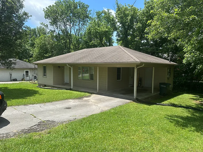 1716 N Dixie Ave — Photo 4