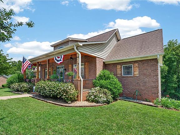 3rd image of 4630 Fern Creek Dr