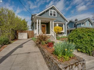 1027 NE Roselawn St, Portland, OR 97211