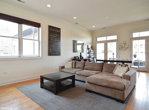 2nd image of 2701 W Chicago Ave #2N