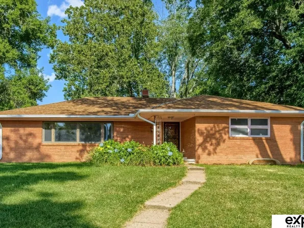 2009 S 88th St, Omaha, NE 68124