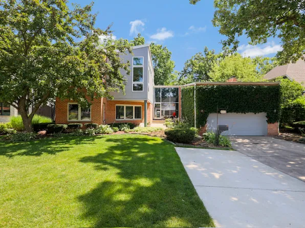 1205 Wincanton Dr, Deerfield, IL 60015