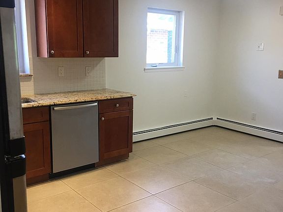 4th image of 1272 E 70th St APT 2