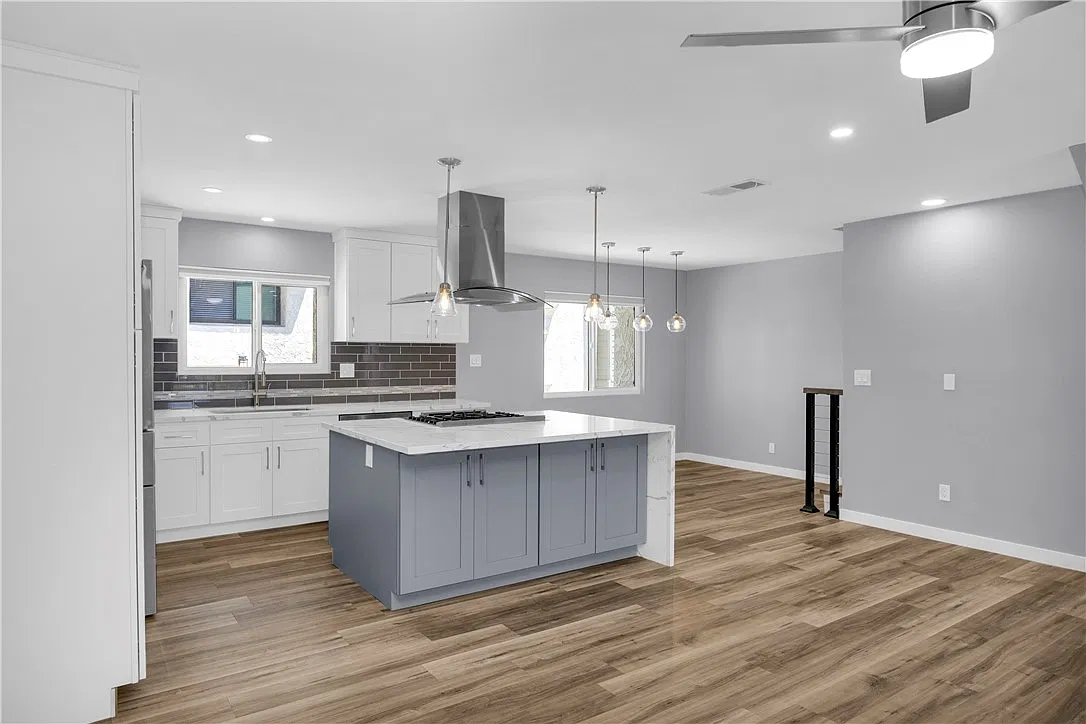 3 bed, 1395 sqft, $3,950 — Photo 4