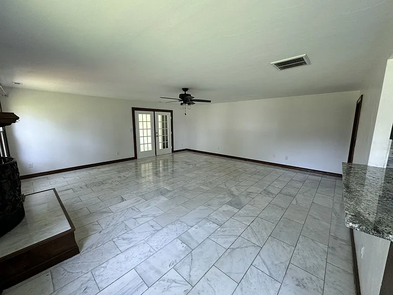 2112 Munden Point Rd — Photo 8