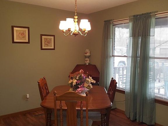 4th image of 518 Hazelhurst St