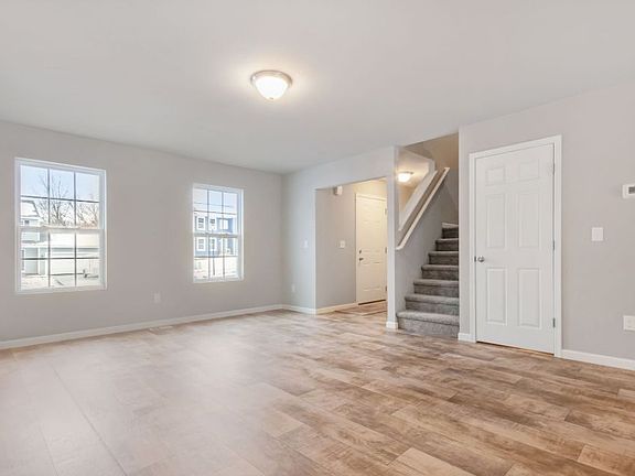 4th image of 10849 Autumn Oak Dr SE