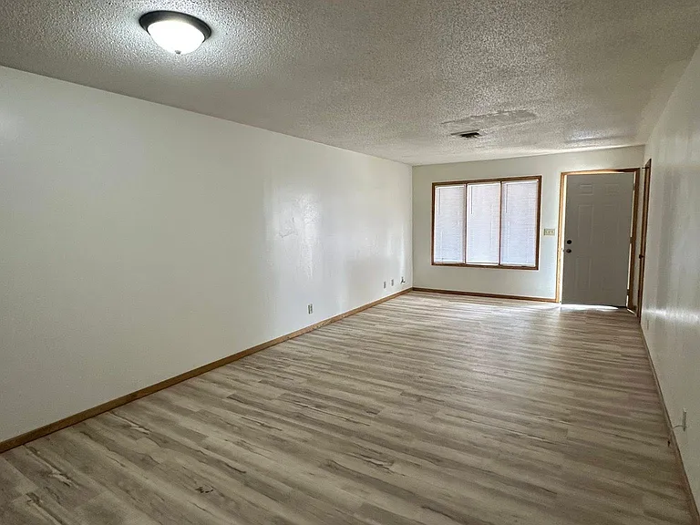 306 S Elm St #306 — Photo 2