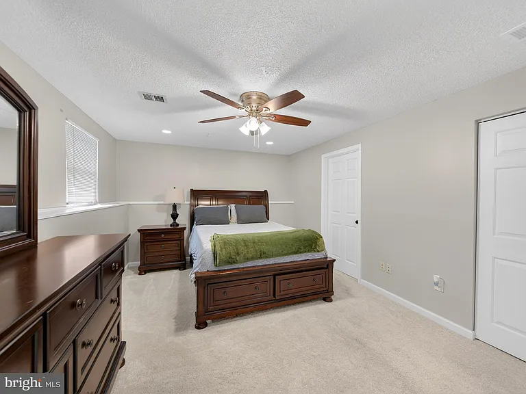 3806 Candlelight Ct — Photo 32