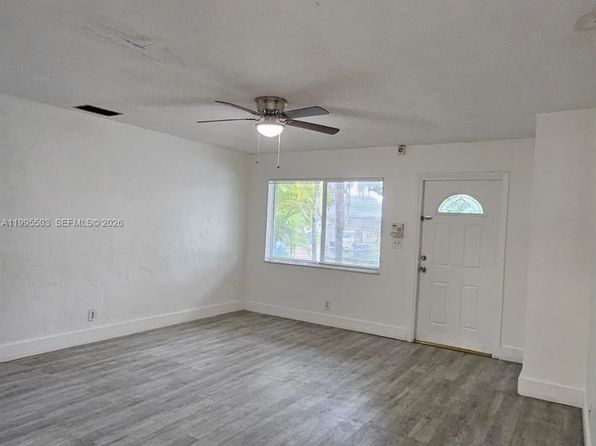 209 SW 9th St #209
