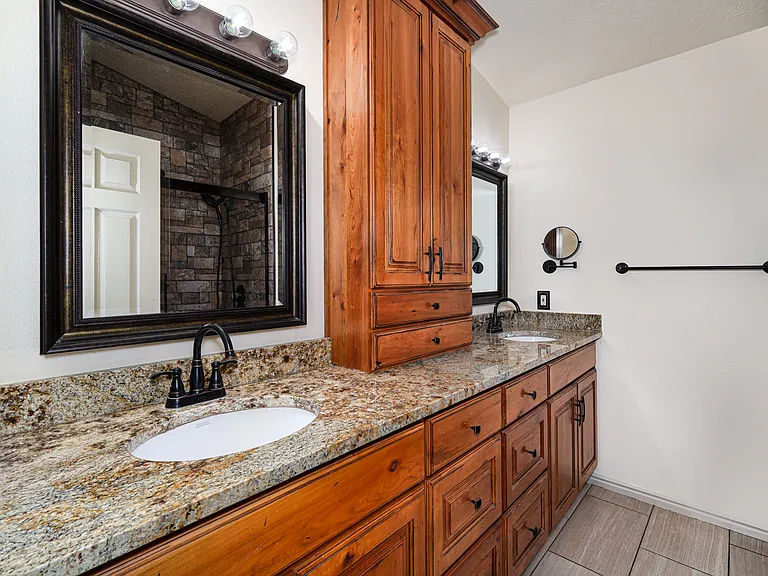 S 375 East Cir — Photo 12