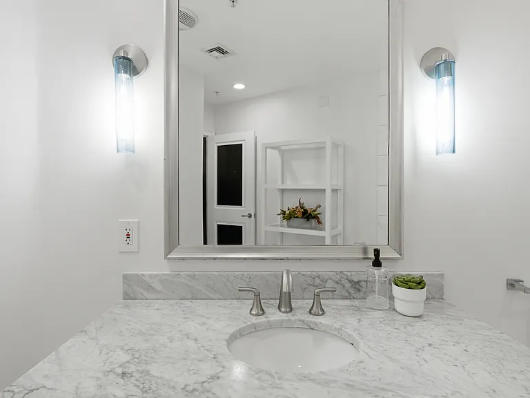 55 Temple Pl #4 — Photo 36