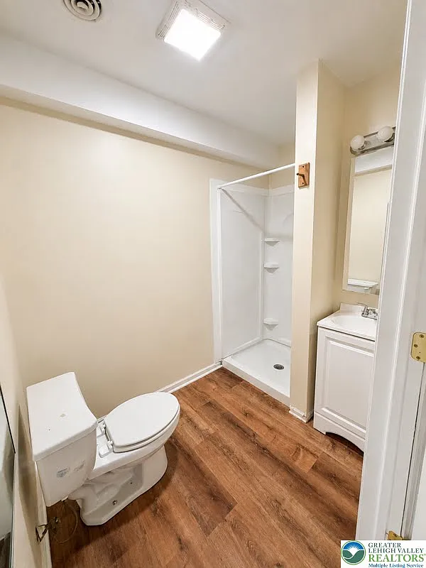 3 bed, 490 sqft, $2,250 — Photo 2