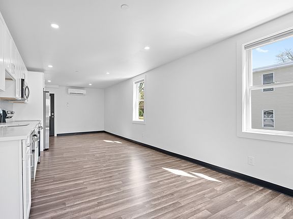 3rd image of 158 Pleasant St