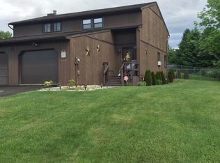 910 White Birch Ln, Endwell, NY 13760