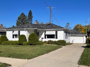 148 Charlton St, Beaver Dam, WI 53916