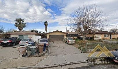 2nd image of 2512 Mandeline Ave