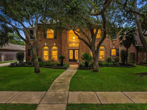 4502 Village Corner Dr, Houston, TX 77059