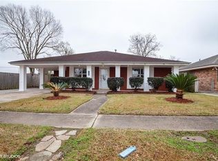3001 Charles Dr, Chalmette, LA 70043