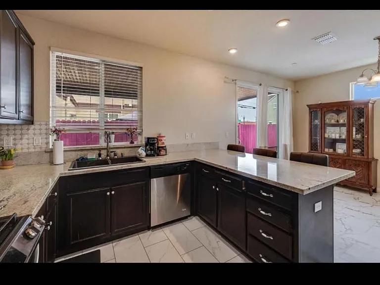2471 Ben Ali Way — Photo 5