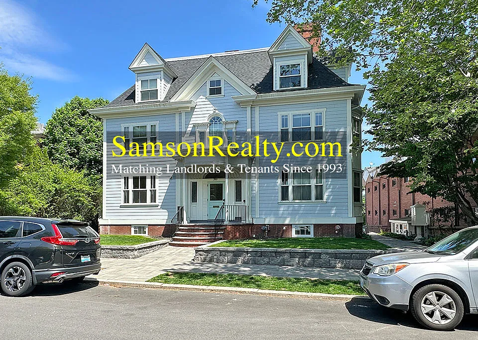 291 Governor St #201