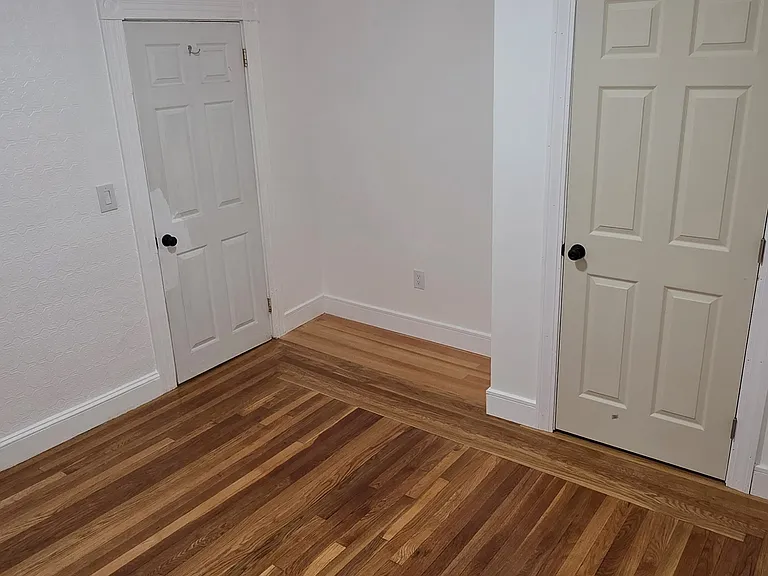 226 Farmington Ave #2 — Photo 8