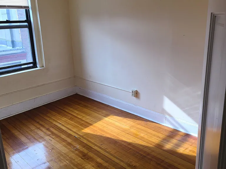 220 Hanover St #23 — Photo 18