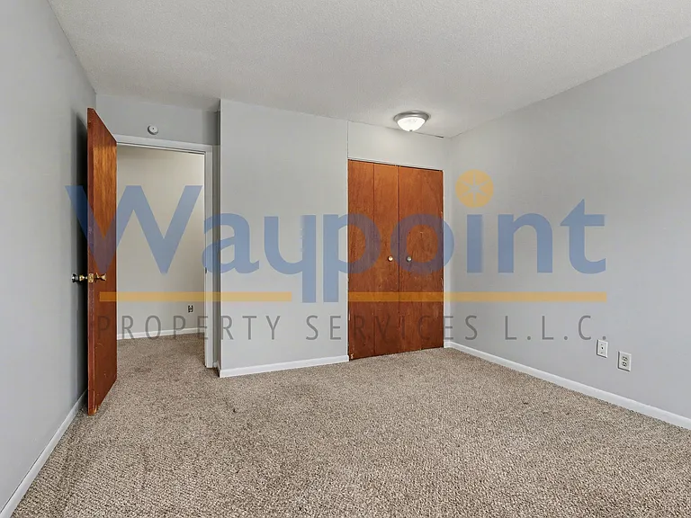 908 E Oak St #3 — Photo 9