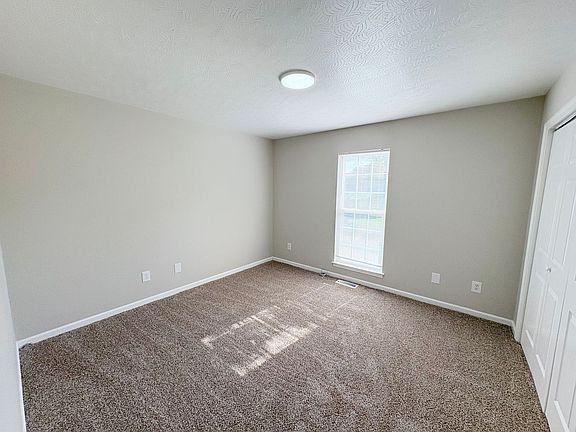 3rd image of 1061 Lake Rd #B