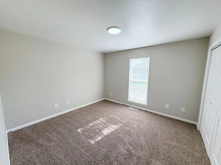1061 Lake Rd — Photo 4