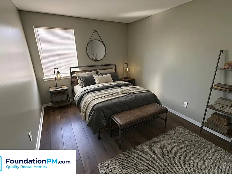 1131 Catalina St — Photo 13