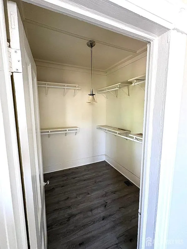 2 bed, 1.0 bath, 2250 sqft, $2,250 — Photo 4