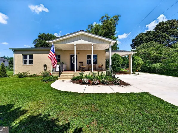 305 Jefferson St, Statham, GA 30666