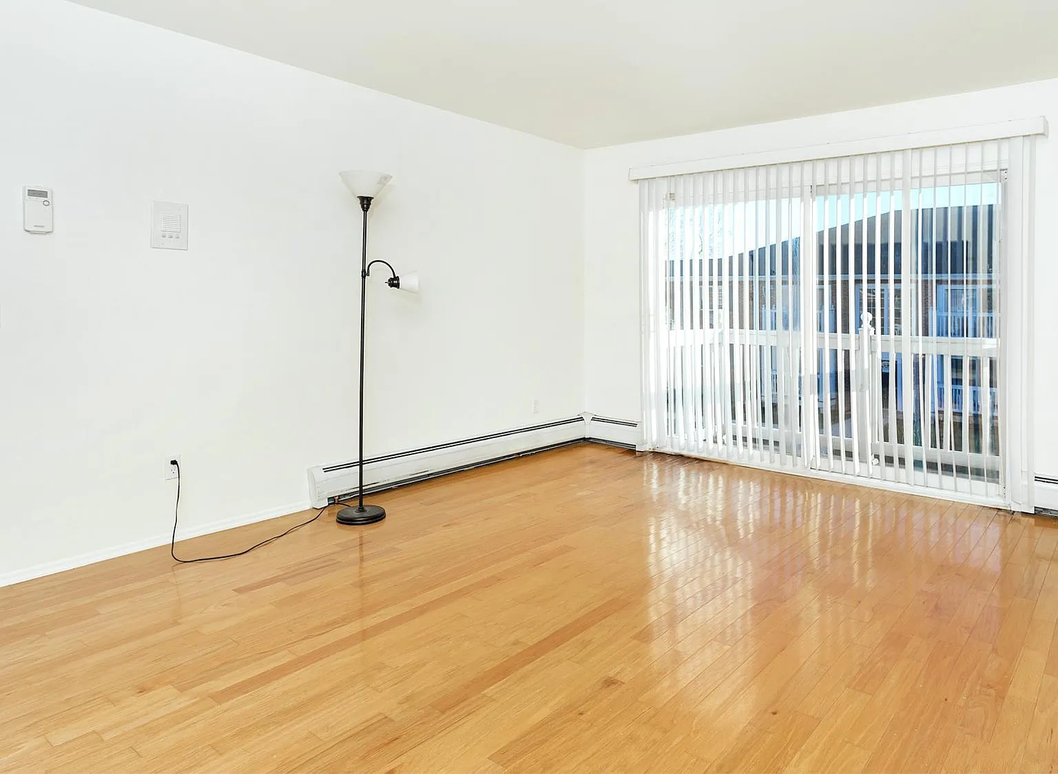 1 bed, 693 sqft, $1,300 — Photo 4