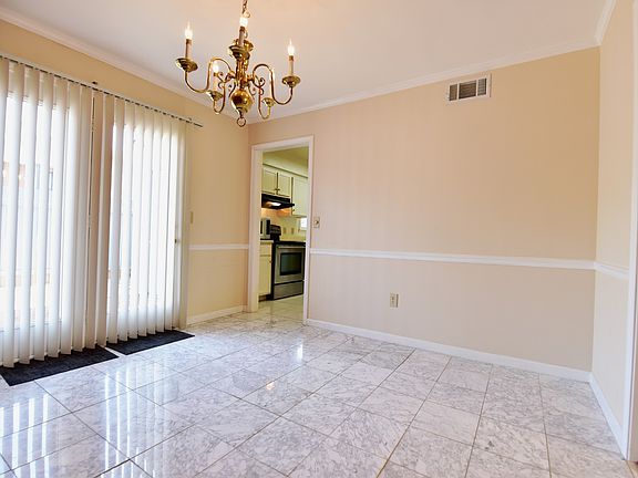 4th image of 257 Westfield Dr
