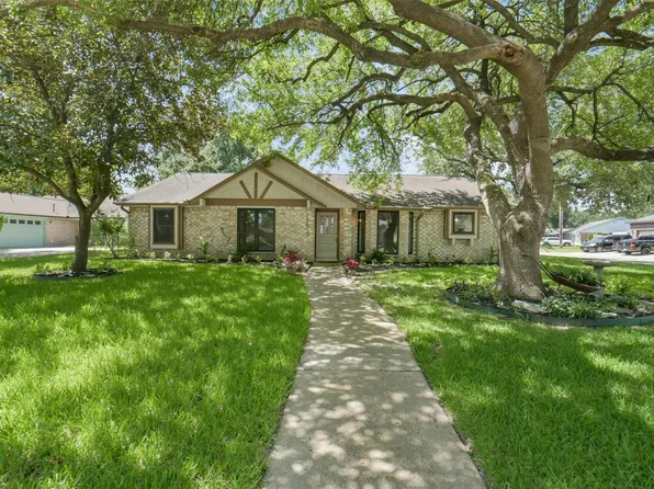 13615 Pepper Knoll Dr, Houston, TX 77065