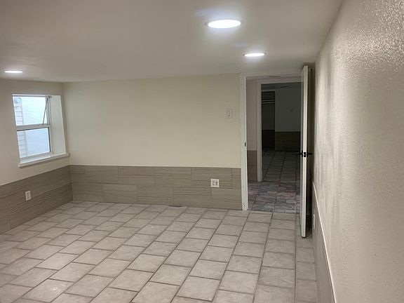 5th image of 2618 Joseph St