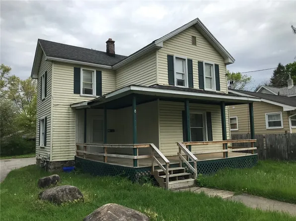 324 Meadville St, Edinboro, PA 16412